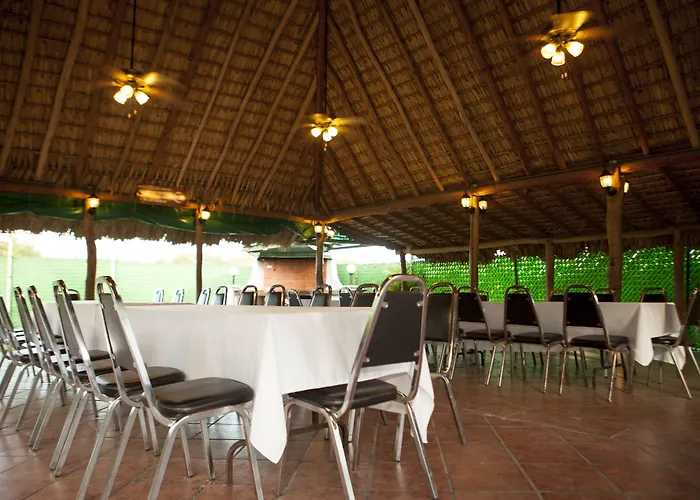 Hotel Paradise Inn