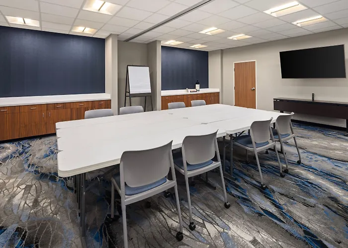 Fairfield Inn & Suites By Marriott Alexandria