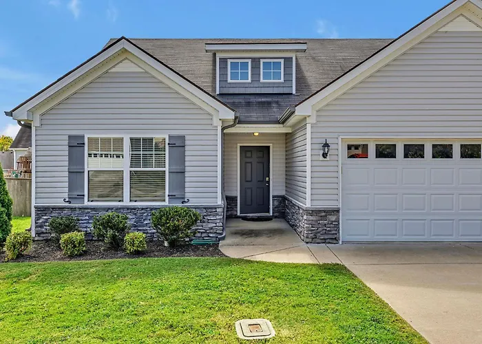 Charming Spacious 3Br Spring Hill Home!