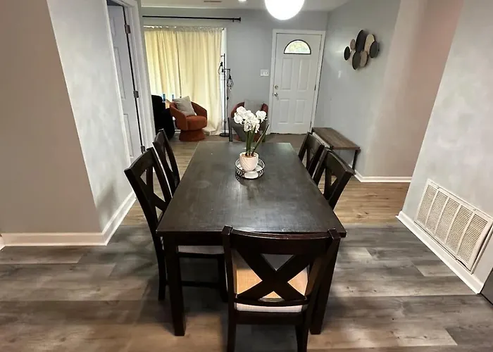 Ranch Single Level Home Near Downtown Tinley Park