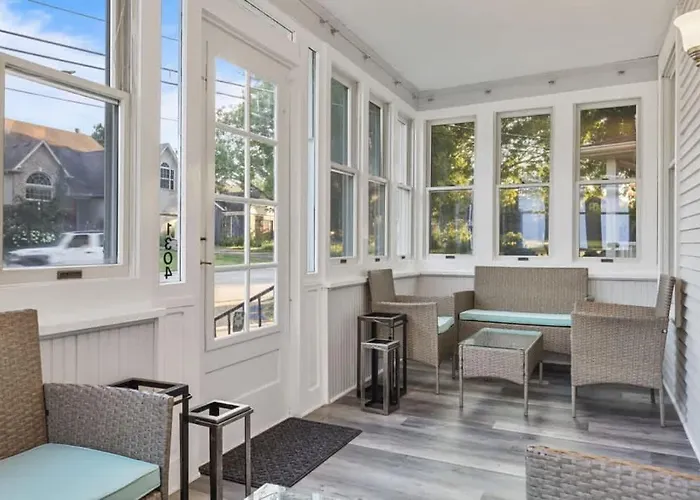 Cozy Chic 4Bd 2Ba Home In St Charles