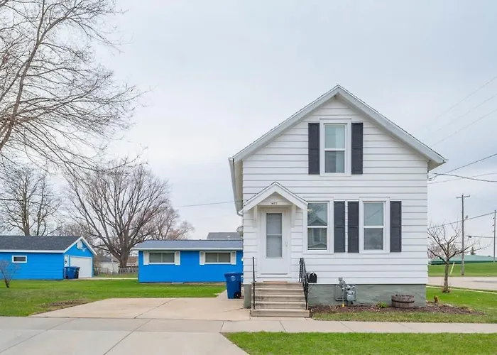 Downtown 2 Bedroom Home - Office