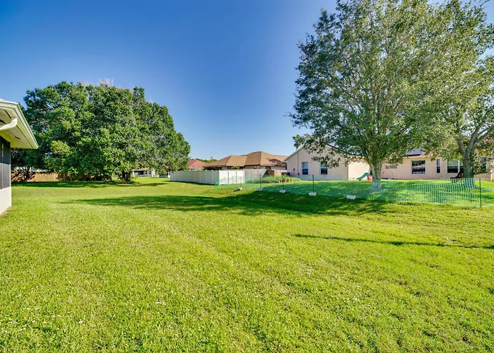 Lanai + Backyard! Sunny Retreat In Palm Bay