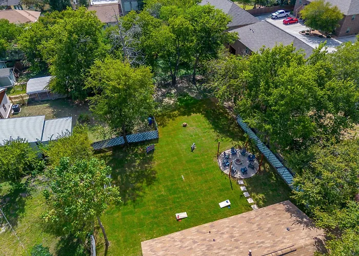 New Howdy House, Walk To Tsu, Gameroom & Yard