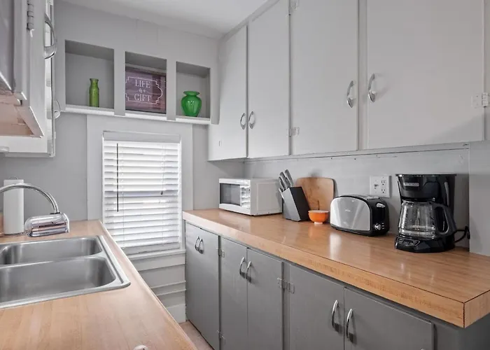 Bright Modern Open Layout 2Nd Flr Short To Midterm
