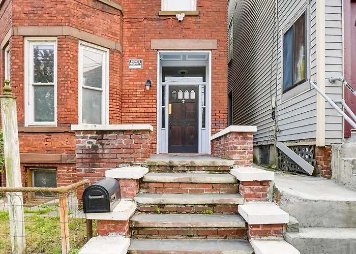 Explore & Work! Stylish Washington Heights Duplex