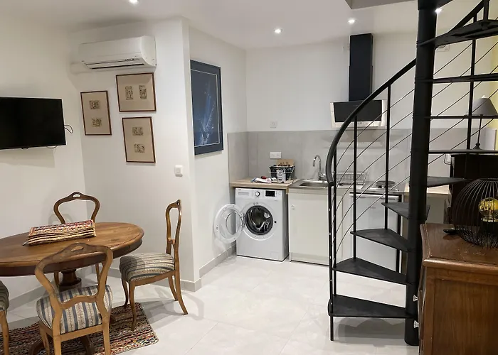 Hostellerie Et La Parenthese Uzes