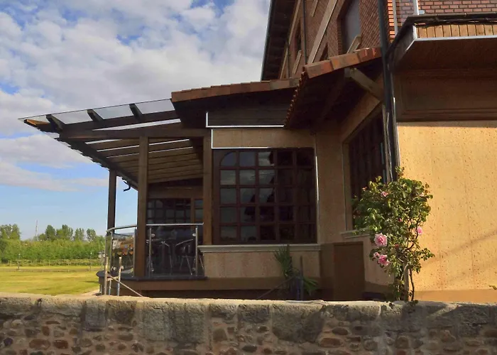 Hostal Don Suero De Quinones