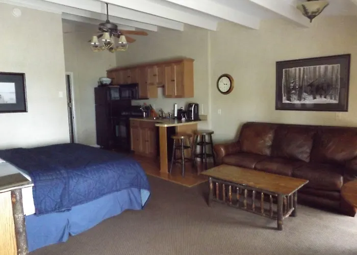 Windjammer Lodge