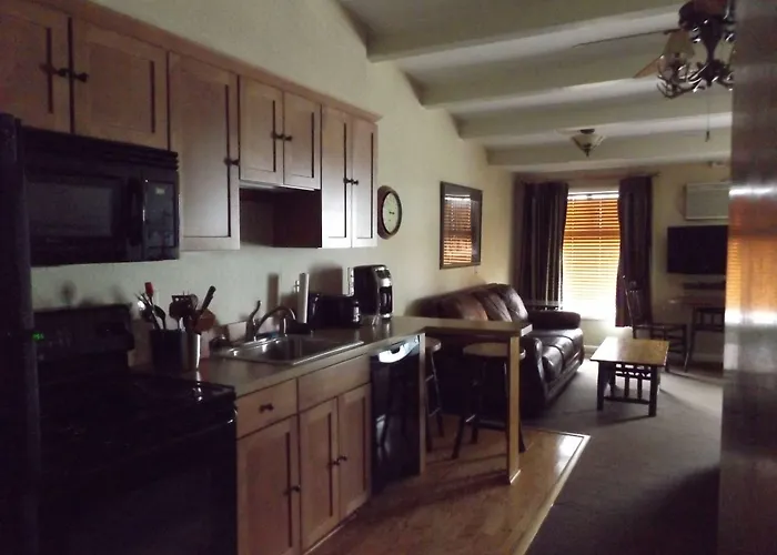 Windjammer Lodge