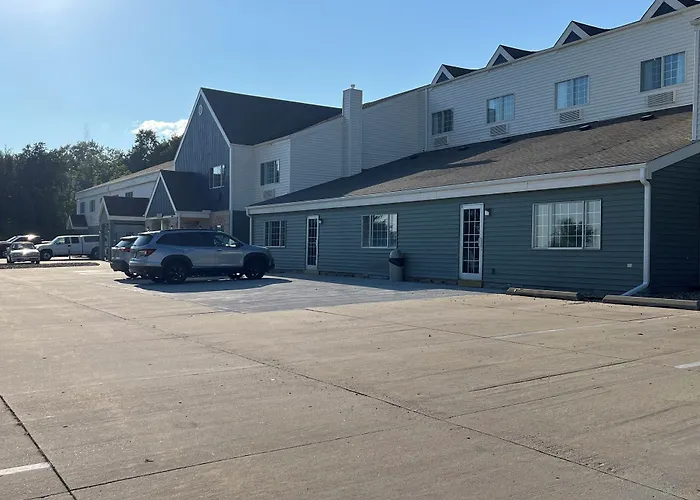 Cozy House Inn & Suites By Marifah