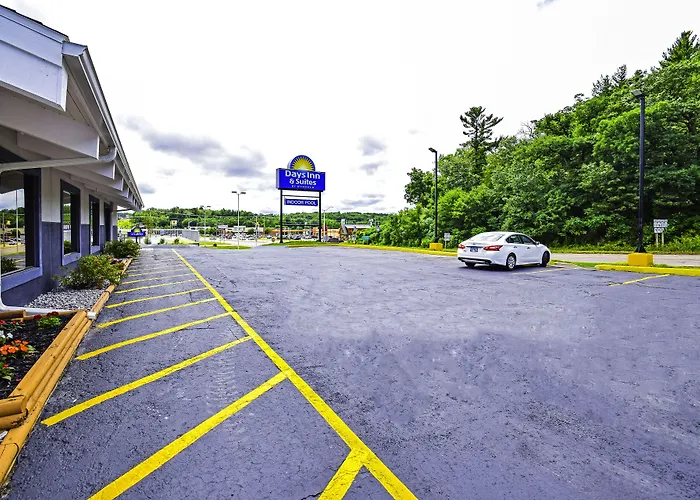 Days Inn & Suites By Wyndham Wisconsin Dells