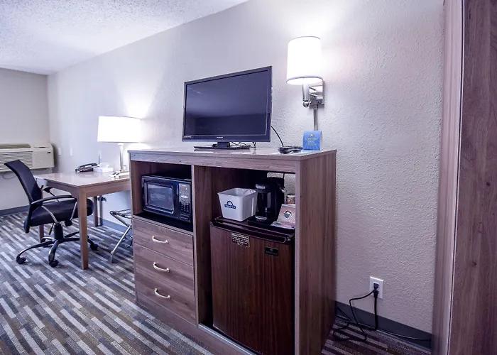 Days Inn & Suites By Wyndham Wisconsin Dells