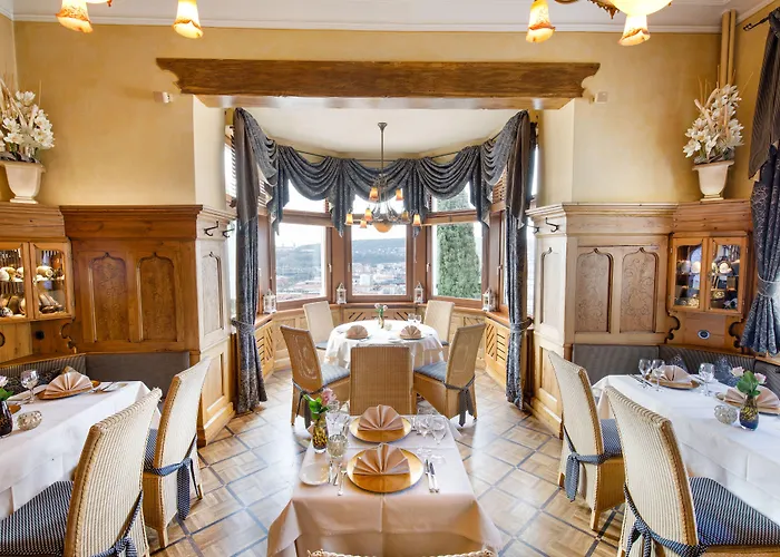 Schlosshotel Steinburg