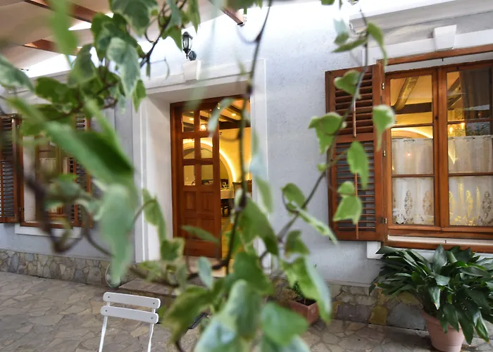 Rose Garden Hotel