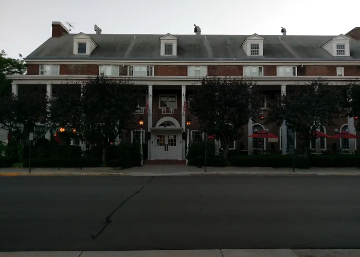 Lowell Inn