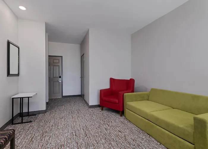 Garner Hotel Decatur - Forsyth By Ihg