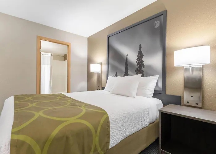 Super 8 By Wyndham Prince Albert