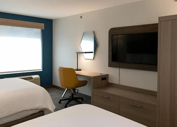 Holiday Inn Express & Suites Alliance By Ihg