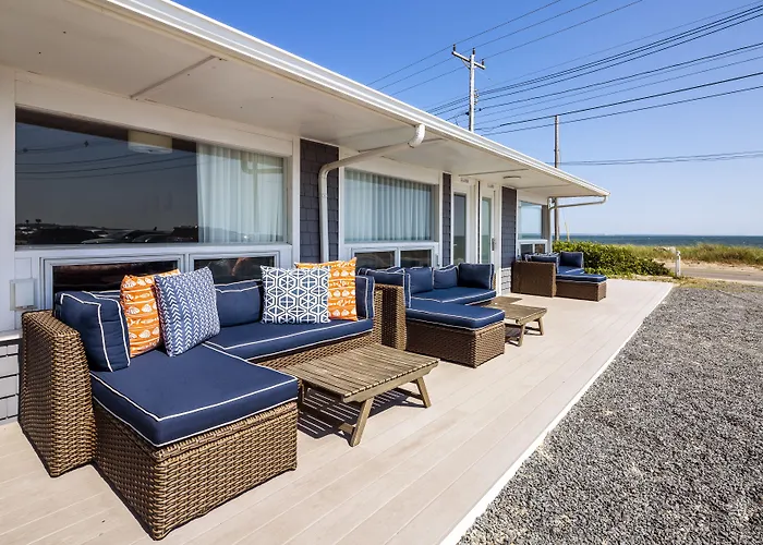 Breakwater Hotel