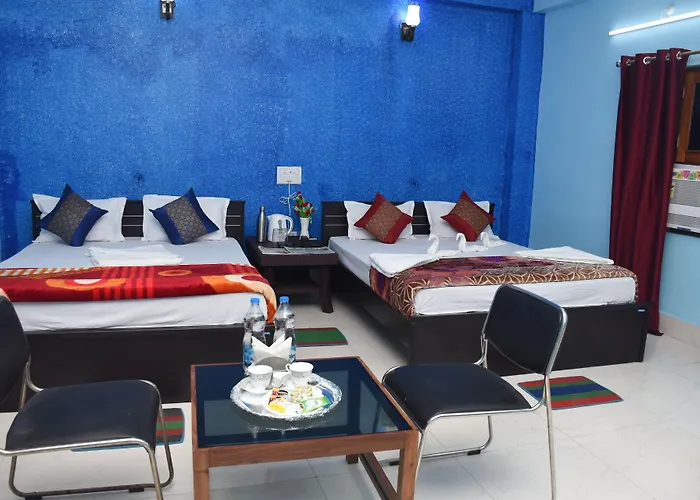 Hotel Anand Lok