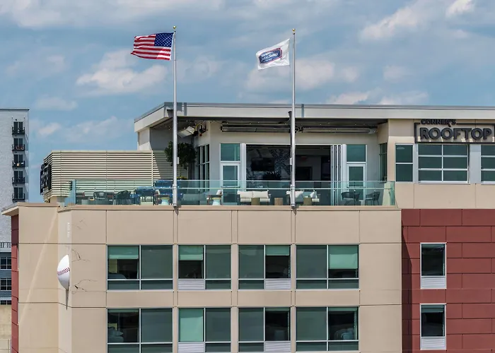 Hampton Inn & Suites Fort Wayne Downtown