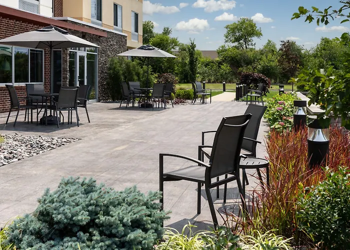 Fairfield Inn & Suites By Marriott Cleveland Tiedeman Road