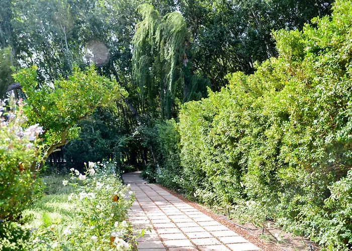 La Paris Estate