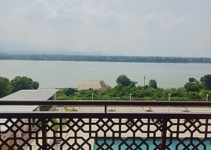 Ramada Encore By Wyndham Statue Of Unity
