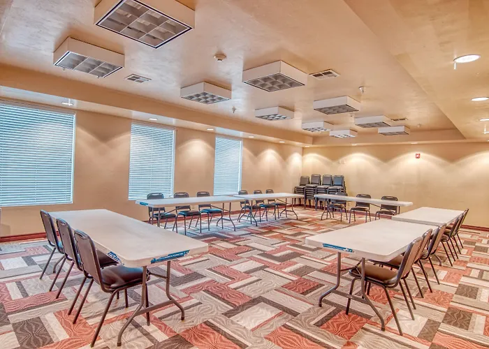 Express Inn & Suites