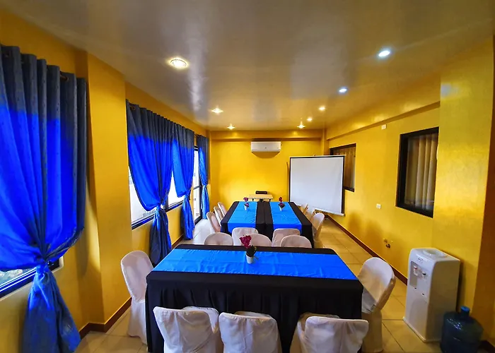 Domsowir Hotel And Restaurant