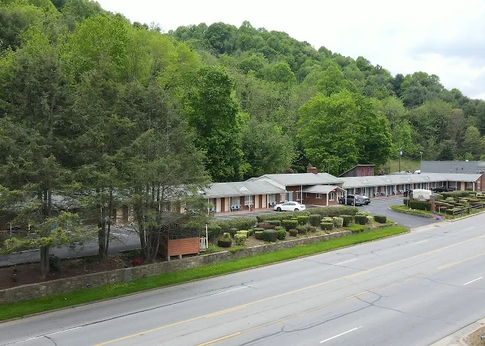 Parkway Inn