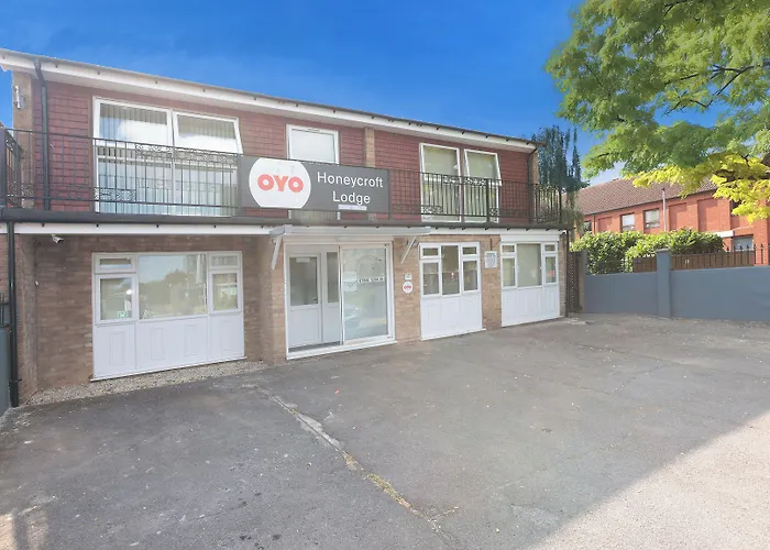 Oyo Honeycroft Lodge, Uxbridge