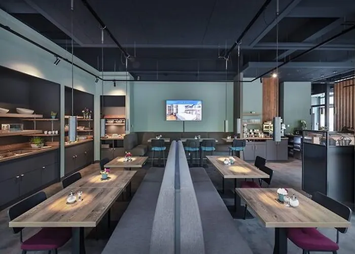 Ecome Hotel