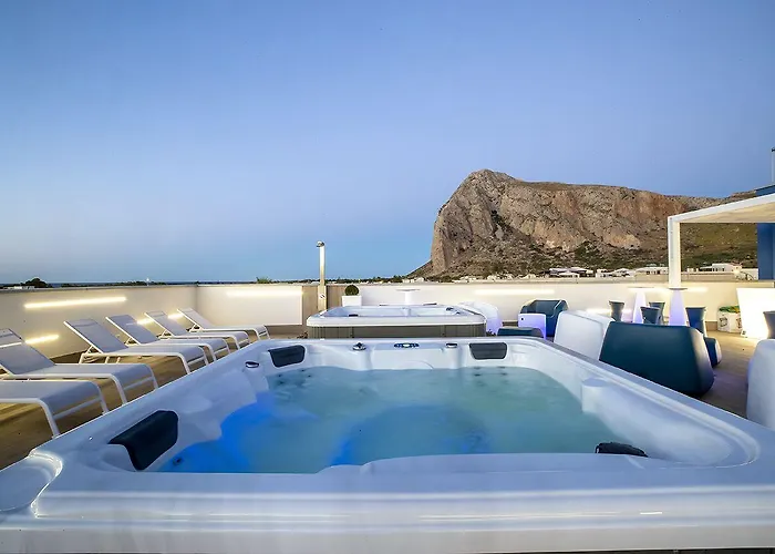 Sundeck Hotel