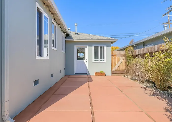 @ Marbella Lane - Modern And Sleek Home In Redwood