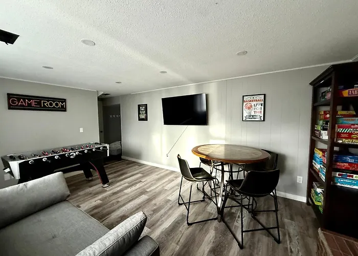 4 Bedrooms And 5 Beds With Game Room Only 5 Min Drive To College And Perfect For Family'S