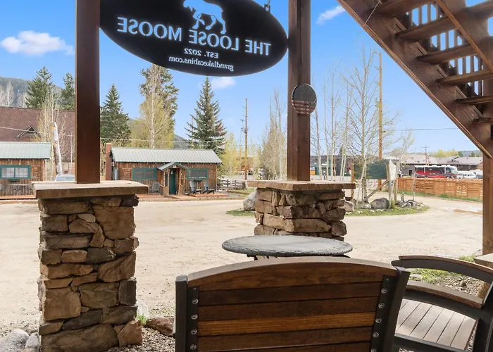The Loose Moose Lodge