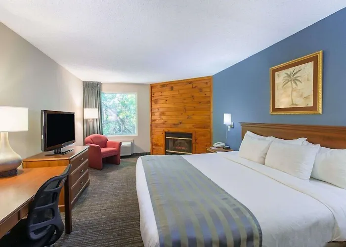 Baymont By Wyndham Bartonsville Poconos