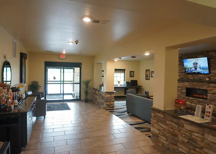 Comfort Inn & Suites Medina Ny Near Erie Canal