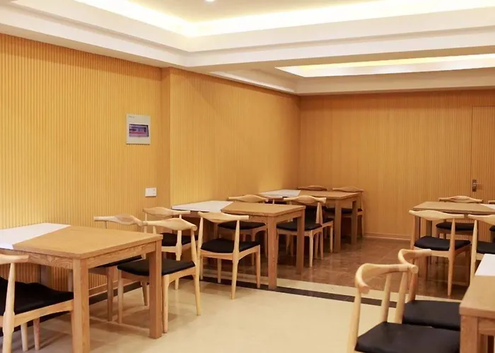 Greentree Inn Qinhuangdao Railway Station Square Express Hotel