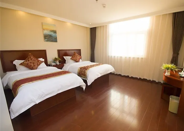 Greentree Inn Qinhuangdao Railway Station Square Express Hotel