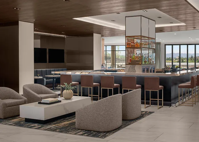 Ac Hotel By Marriott Vancouver Waterfront