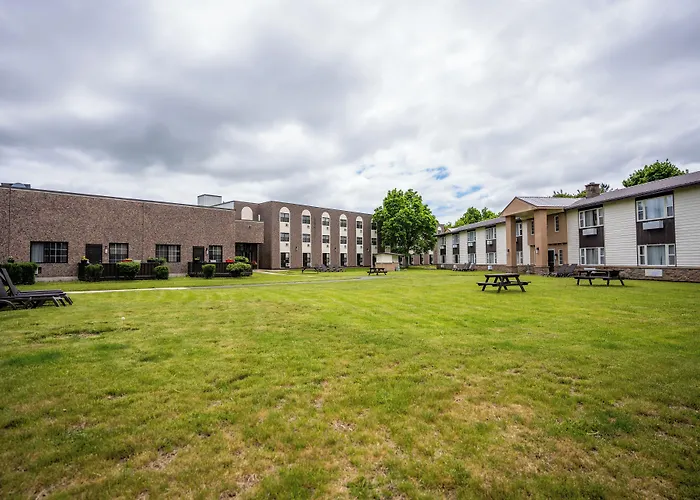 Glengarry Extended Stays