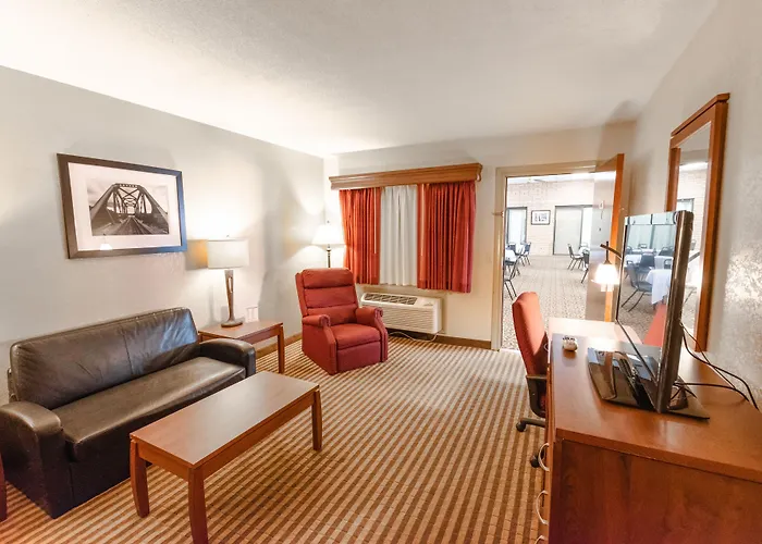 Eleven Boutique Hotel Llc