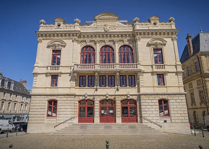 Contact Hotel Du Commerce Et Son Restaurant Cote A Cote