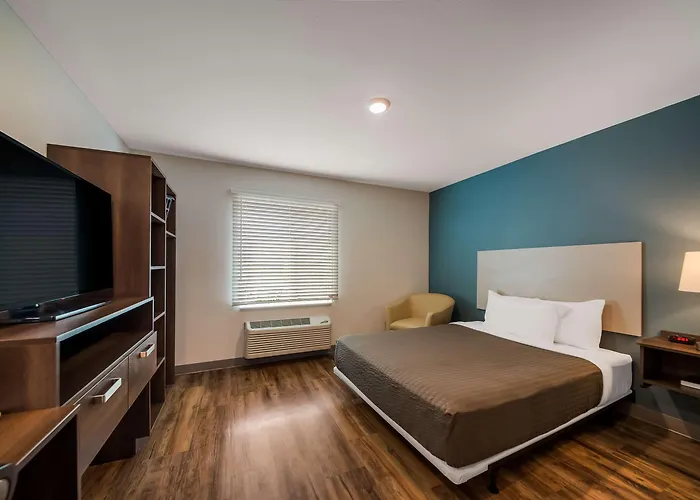 Woodspring Suites Inverness