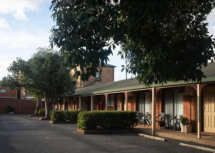 Yambil Inn