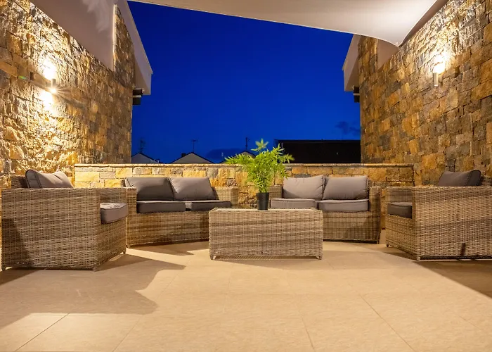 Royalty Suites Seaside