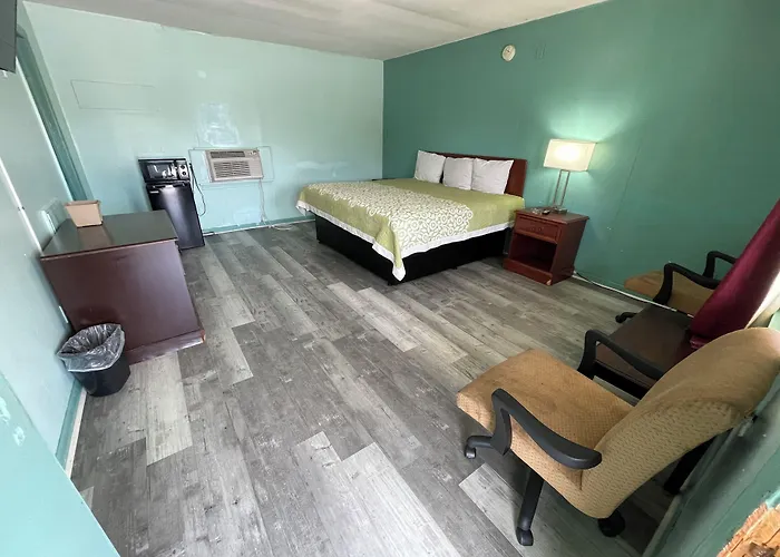 Lamplighter Inn